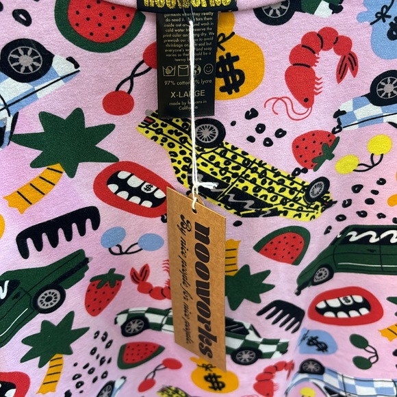 NOOWORKS NWT oversized Tee T-shirt Roll Out print M - Picture 2 of 3